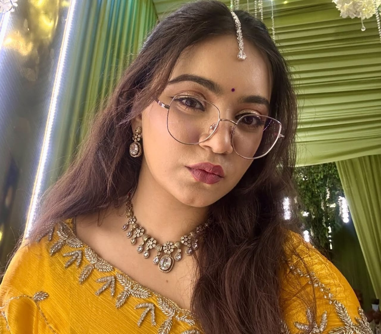 স্বামীর সামনে সুধার পরাজয়